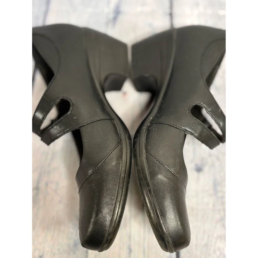 Clarks Emily Clover Black Leather Timeless Classic Elegant Mary Jane Shoes 8.5